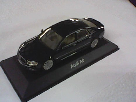 AUDI A8 BLEU 1/43