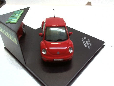 VW BEETLE 2.0 '99 ROUGE 1/43