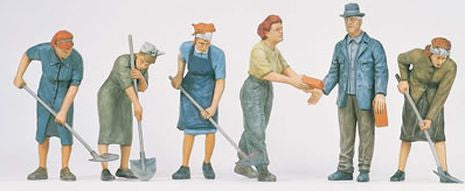 FEMMES FOUILLANTS DS LES RUINES 1/35