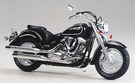 YAMAHA XV1600 ROADSTAR 1/12
