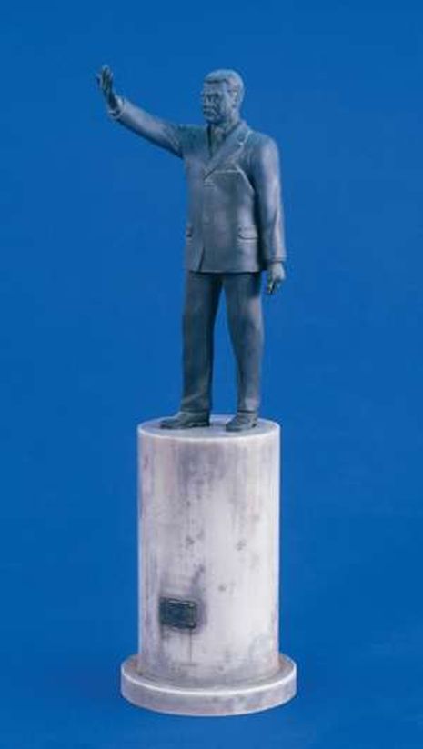 STATUE SADDAM HUSSEIN    1/35