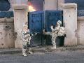 DEFONCE PORTE IRAQ 2 FIG 1/35