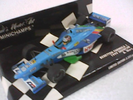 Miniature Voiture BENETTON 33 WURZ 1/43 par MINICHAMPS