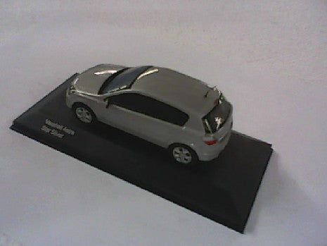 Miniature VAUXHALL ASTRA STAR GRIS 1/43 - SOLIDO