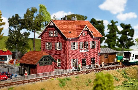 Gare Klingenberg - Décor de Train N de Faller