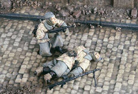 MORT D UN SOLDAT 2 fig   1/35