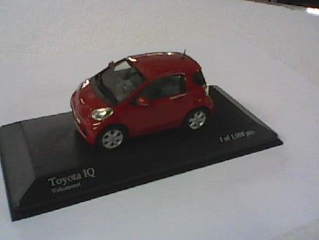 Toyota IQ 2009 Miniature Rouge 1/43 - Minichamps