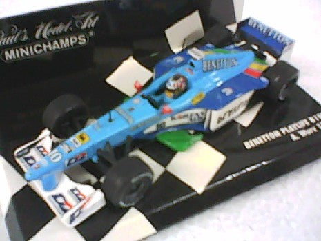 Miniature Formule 1 BENETTON B199 WURZ 1/43 par MINICHAMPS
