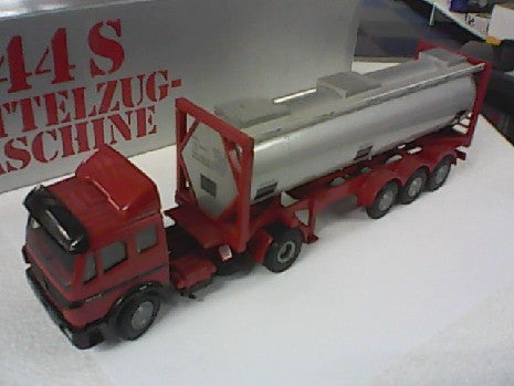 Mercedes Citerne 1/43 - Modèle Miniature de Camion de Transport