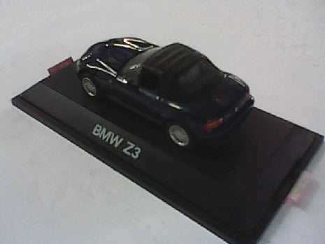 BMX Z3 GESCHLOSSEN BLEUE 1/43