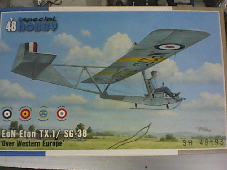 Maquette EON ETON TX.1/ SG-38 1/48 - Avion de Chasse Militaire