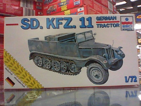 SD.KFZ 11 TRACTOR  1/72
