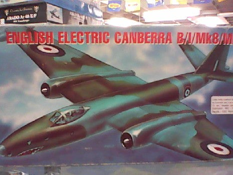 ENGLISH ELECTRIC CANBERRA B/I MK8/MK12 1/72