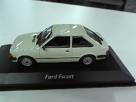 FORD ESCORT GRIS 1981 1/43