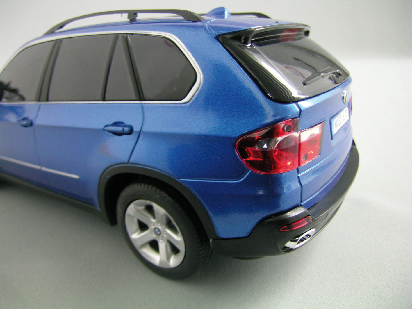 BMW X5 1/18 RTR