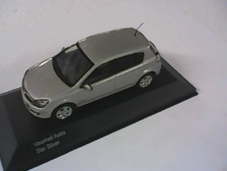 Miniature VAUXHALL ASTRA STAR GRIS 1/43 - SOLIDO