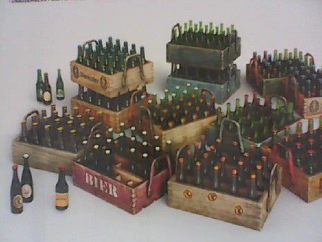 BEER BOTTLES AND WOODEN CRATES 1/35