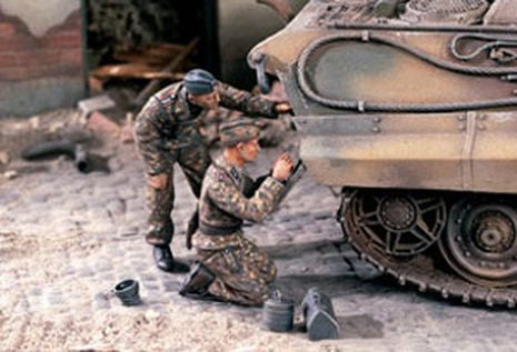 MECANICIENS PANZER (2)   1/35