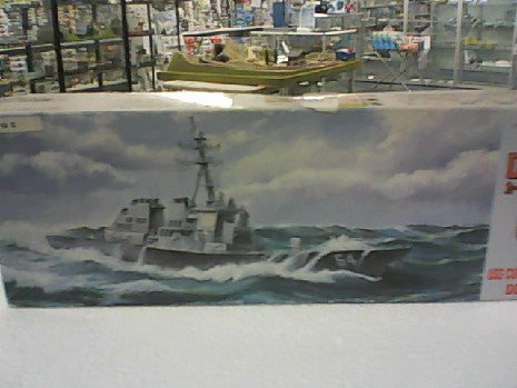 Maquette DDG 54 - Destroyer de la Classe Arleigh Burke en 1/72