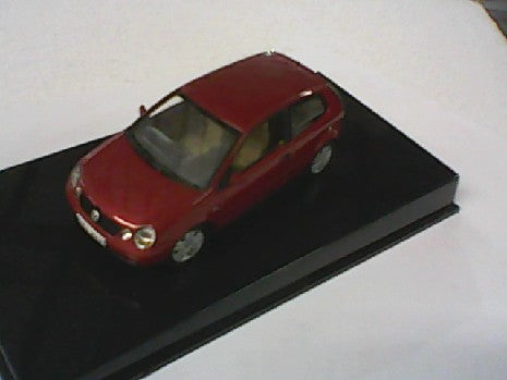 VW POLO ROUGE METAL