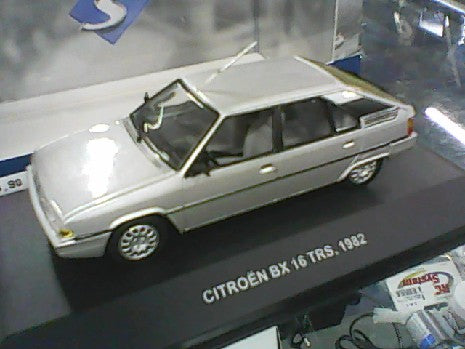 CITROEN BX 16 TRS 1982 GRISE 1/43