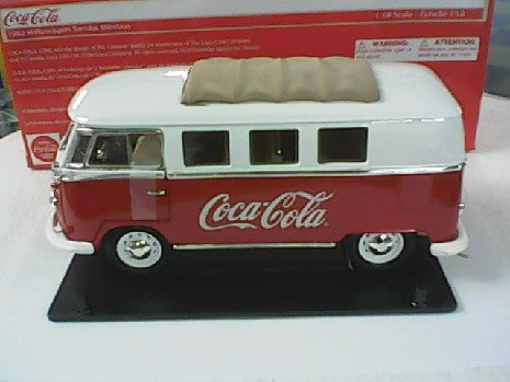 VOLKSWAGEN MINIBUS 1962 BLANC/ROUGE COCA COLA 1/18