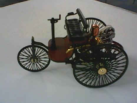 BENZ PATENT MOTORWAGEN 1886 1/18